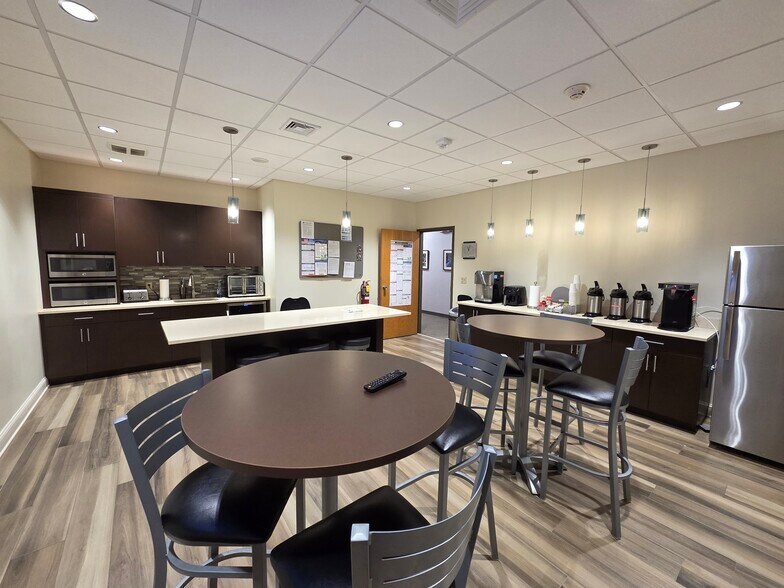 More Photos Of 1902 Vultee St, Allentown Warehouse For Sale