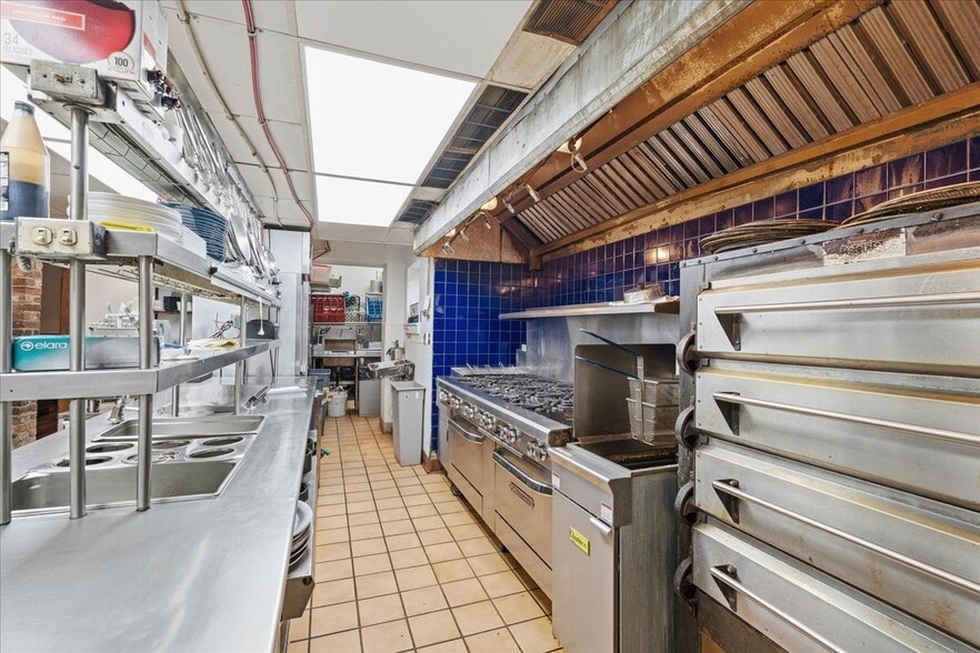 More Photos Of 2104 E Carson St, Pittsburgh Restaurant For Sale