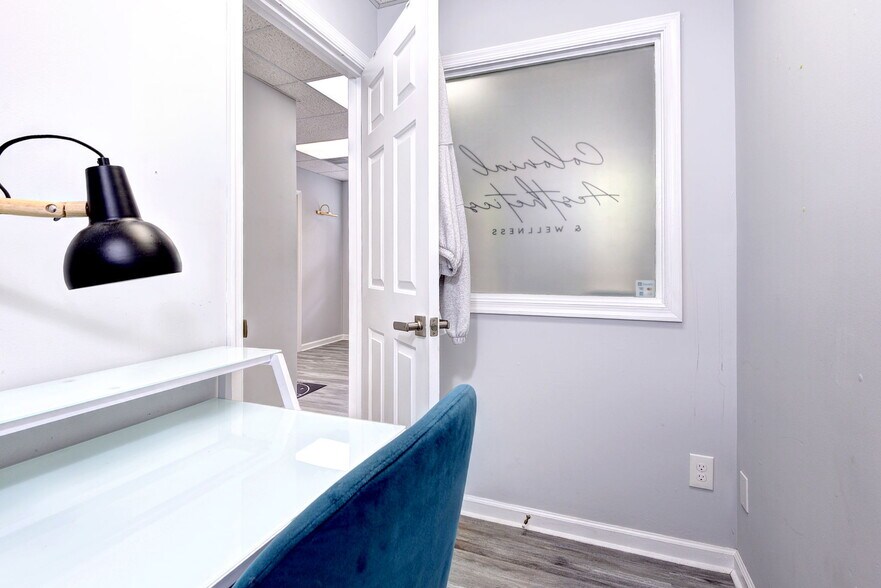 More Photos Of 1313 Jamestown Rd, Williamsburg Office For Sale