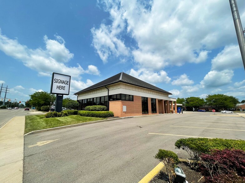 More Photos Of 2700 W Jackson St, Muncie Bank For Sale
