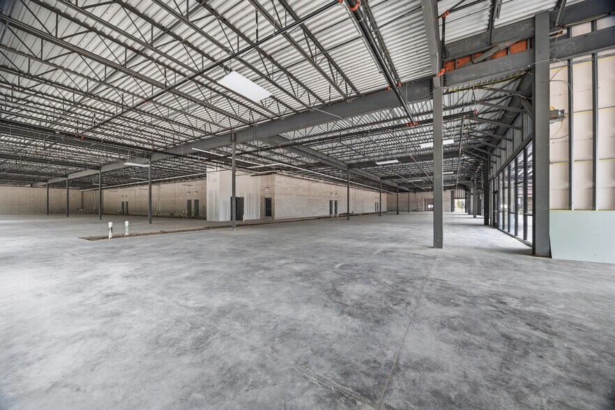 More Photos Of 7710 FM 521, Rosharon Storefront For Lease