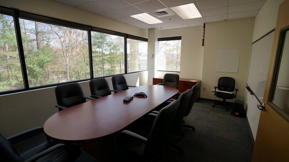 More Photos Of 475 Paramount Dr, Raynham Research And Development For Sale