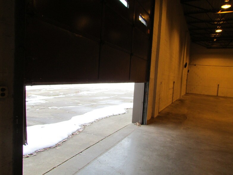 More Photos Of 14033-14055 Achyl Ave, Warren Warehouse For Sale