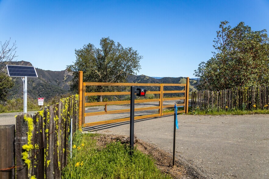More Photos Of 13700 Rockpile Rd, Geyserville Land For Sale
