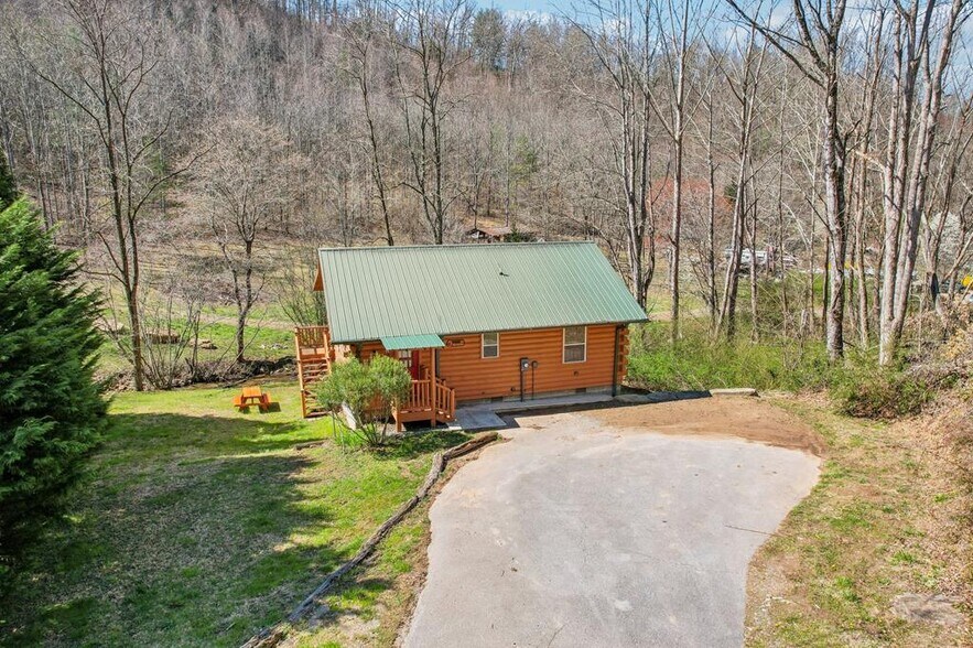 More Photos Of 33 Shepherds Creek rd, Bryson City Specialty For Sale
