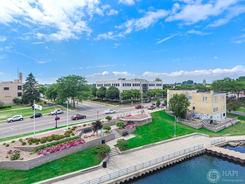 More Photos Of 600 52nd St, Kenosha Office For Lease