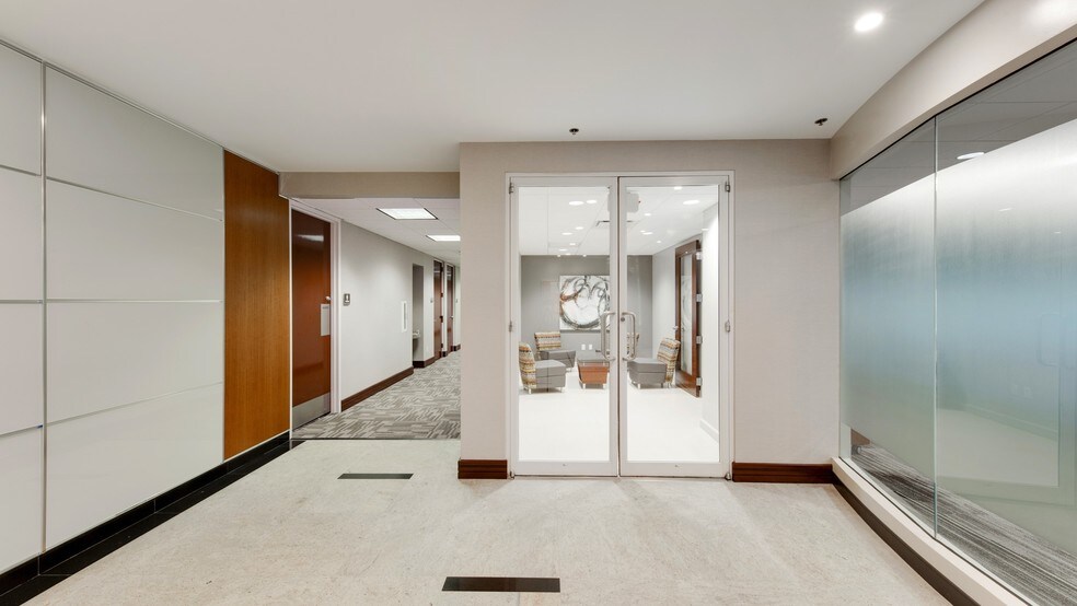 More Photos Of 3230 W Commercial Blvd, Fort Lauderdale Unknown For Lease