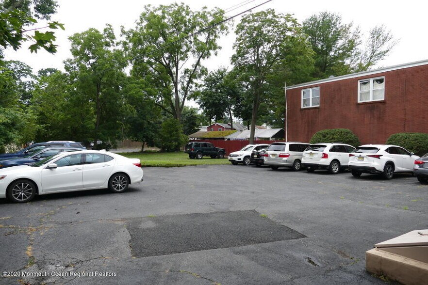More Photos Of 58 W Main St, Freehold Office For Lease