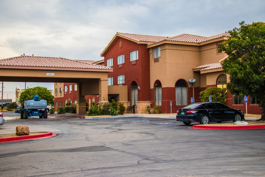 More Photos Of 3610 N Lovington Hwy, Hobbs Hotel For Sale