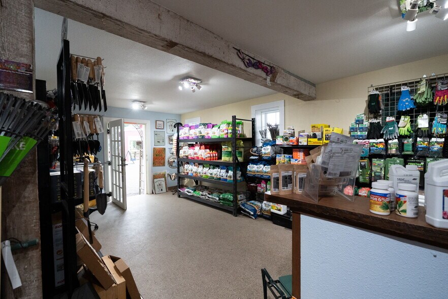 More Photos Of 1355 N Barlow St, Cornelius Winery Vineyard For Sale