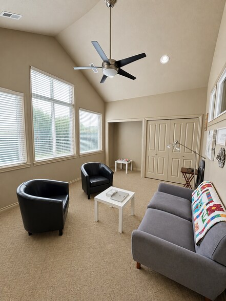 More Photos Of 1950 Keene Rd, Richland Office For Sale