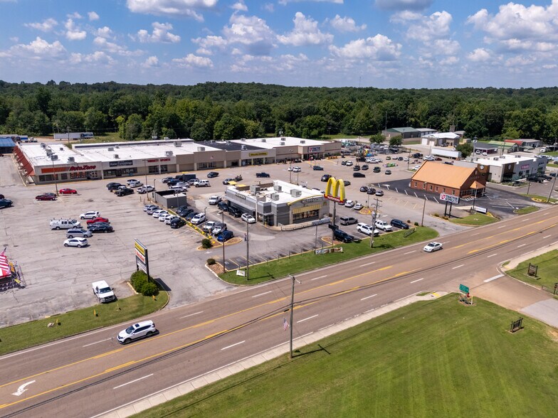 More Photos Of 677 W Church St, Lexington Unknown For Lease