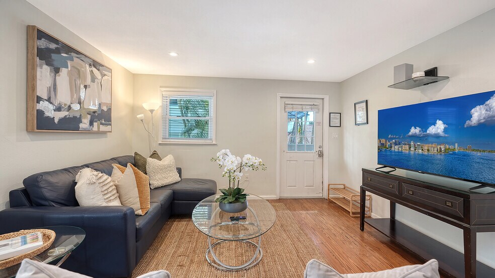 More Photos Of 5610 AVENIDA DEL MARE, Sarasota Specialty For Sale