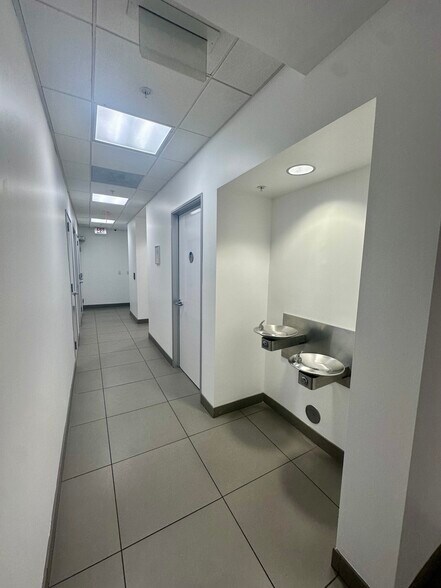 More Photos Of 8158 Beverly Blvd, Los Angeles Medical For Sale