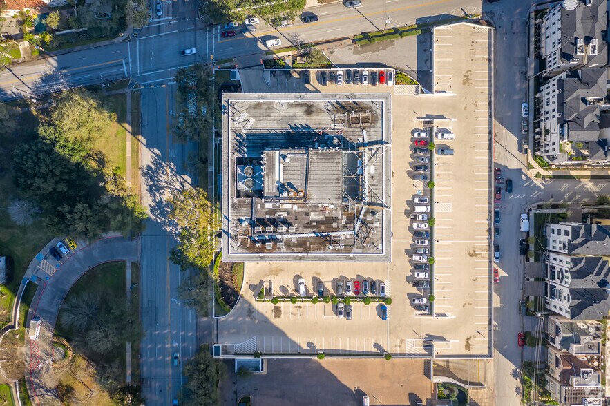 More Photos Of 2001 Kirby Dr, Houston Office For Lease