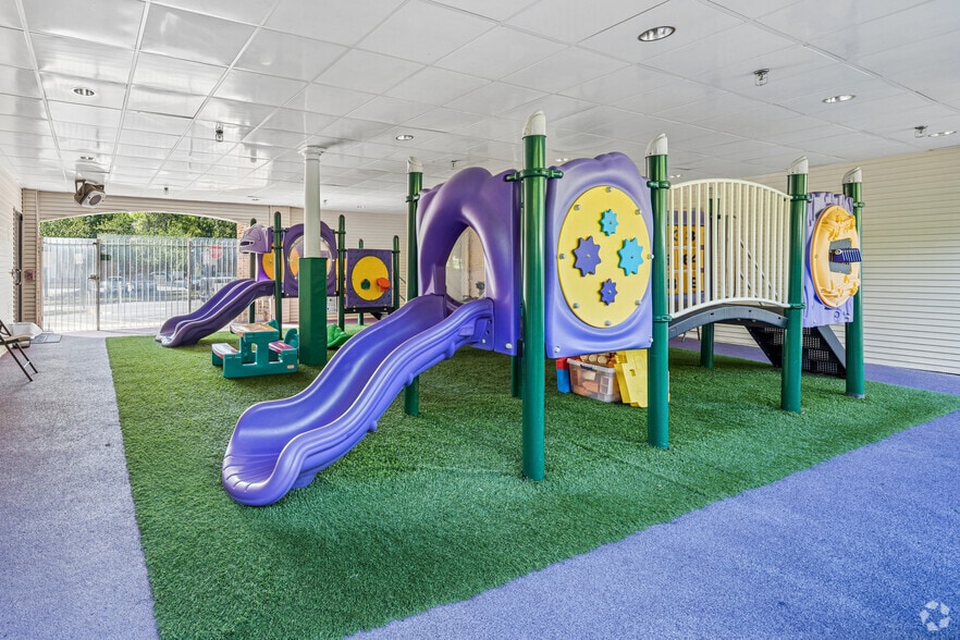 More Photos Of 3538 Moncure Ave, Falls Church Daycare Center For Sale