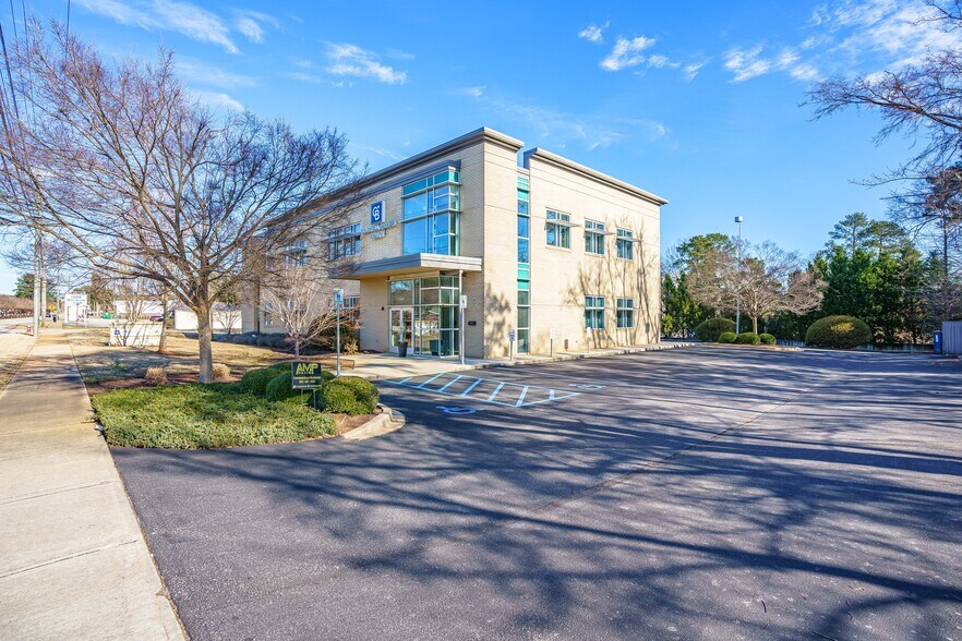 Primary Photo Of 7464 Woodrow St, Irmo Medical For Sale