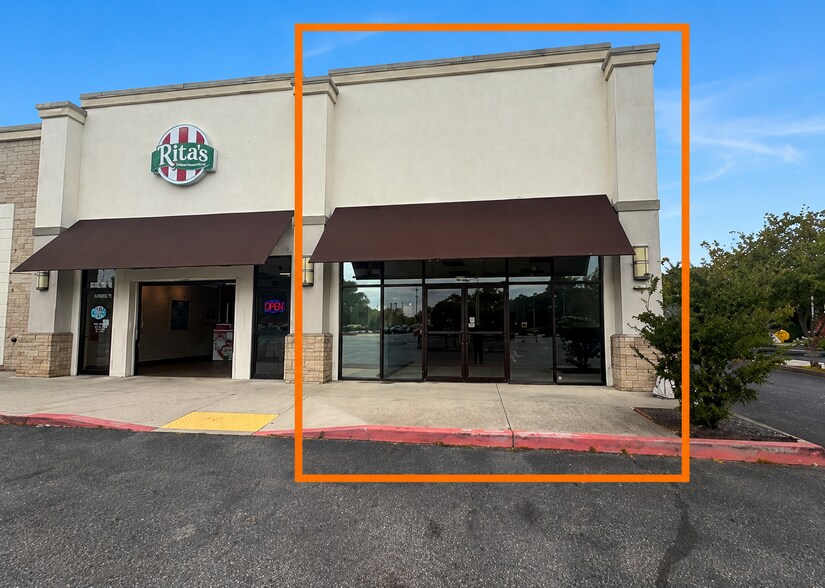 More Photos Of 504 W Main St, Easley Storefront For Lease