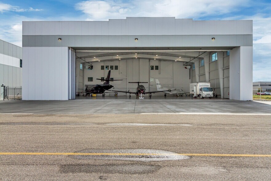 More Photos Of 3278 W 1150 S, Provo Office For Sale