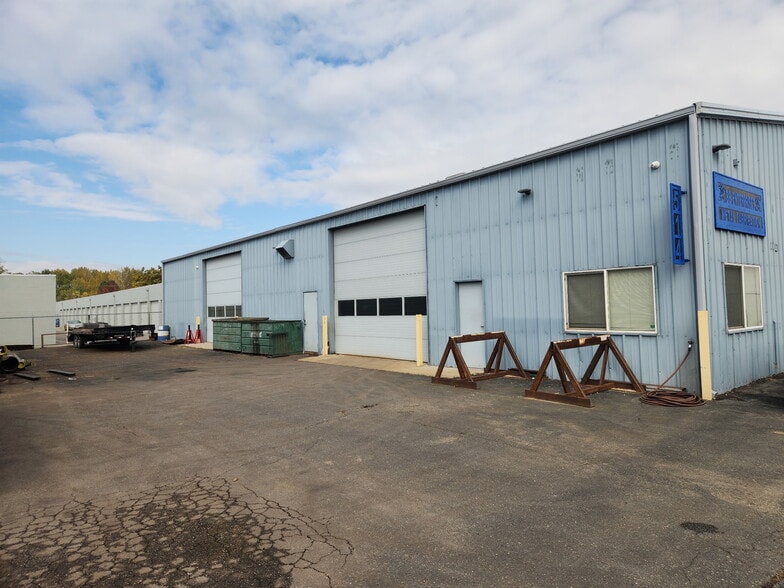 Primary Photo Of 514 E 46th St, Garden City Warehouse For Lease