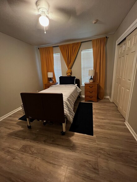 More Photos Of 1710 Patricia Ln, Missouri City Assisted Living For Sale