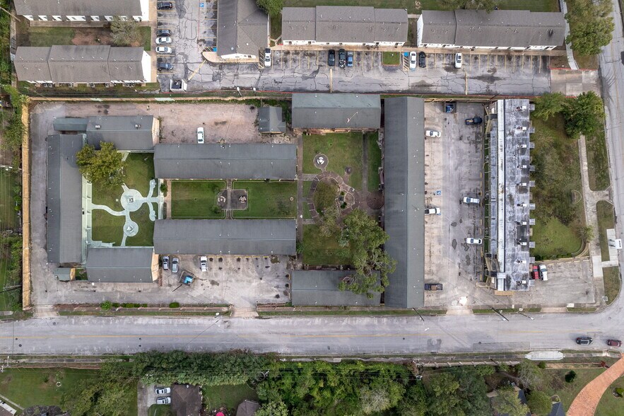 More Photos Of 3501 N Macgregor Way, Houston Apartments For Sale