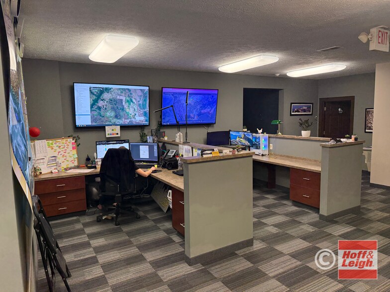 More Photos Of 1680 Industrial Pky, Brunswick Office For Sale