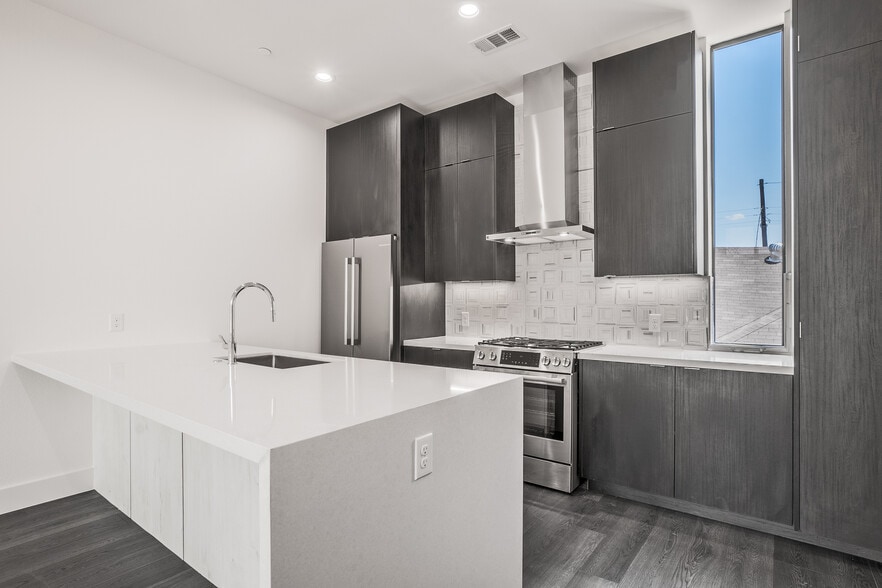 More Photos Of 4322 Roseland Ave, Dallas Apartments For Sale