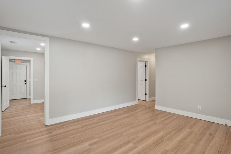 More Photos Of 27 Miller Dr W, Beaufort Office Residential For Sale
