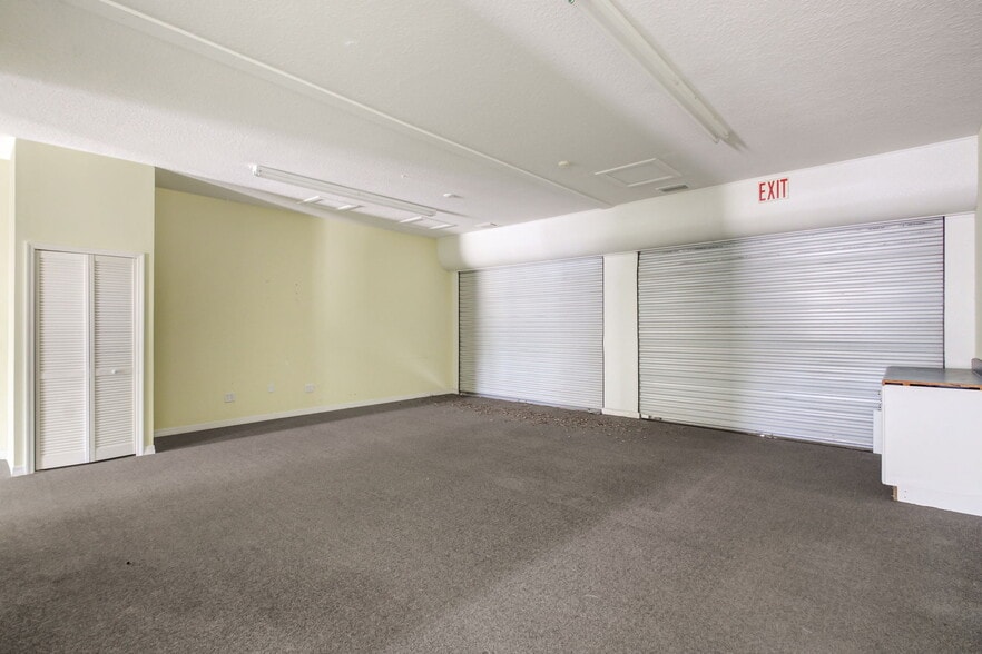 More Photos Of 4601 E Moody Blvd, Bunnell Flex For Lease