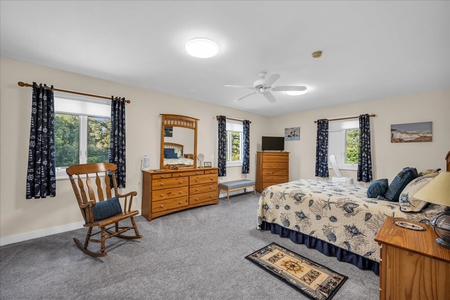 More Photos Of 608 Atlantic Hwy, Northport Freestanding For Sale