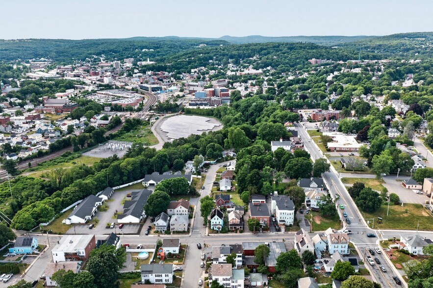 More Photos Of 100 Harvard St, Fitchburg Freestanding For Lease