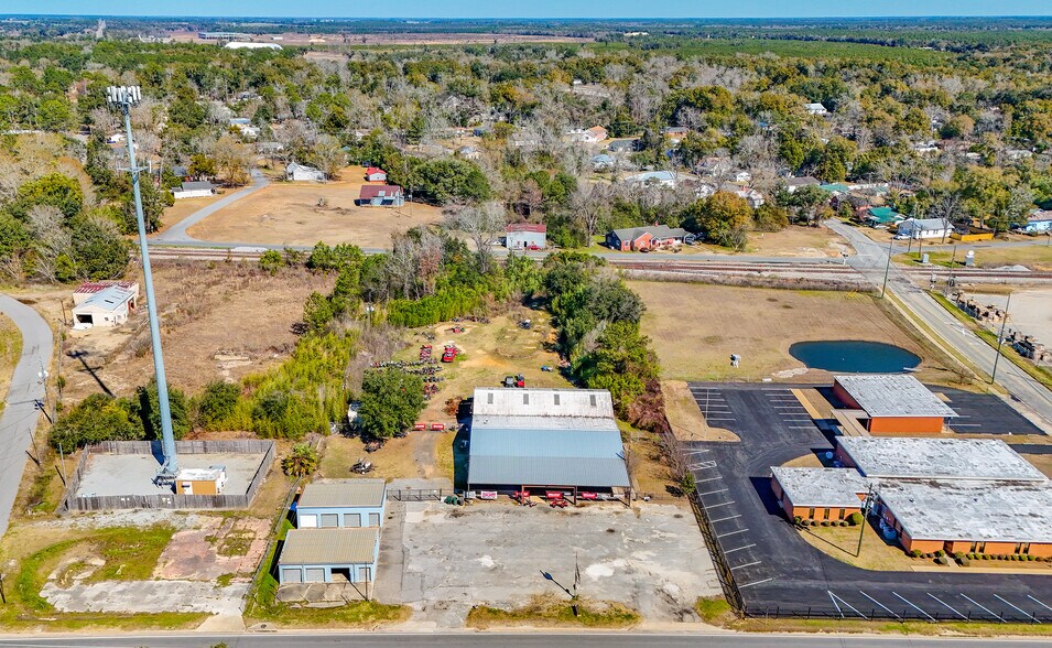 More Photos Of 1204 Dothan Rd, Bainbridge Flex For Lease