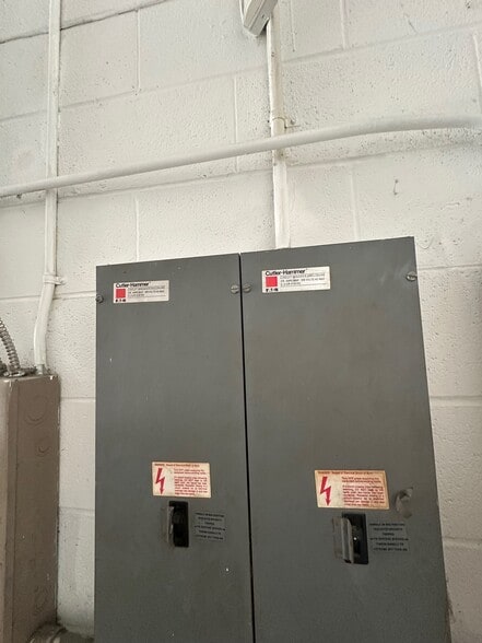 More Photos Of 3300-3312 Encrete Ln, Dayton Light Manufacturing For Lease