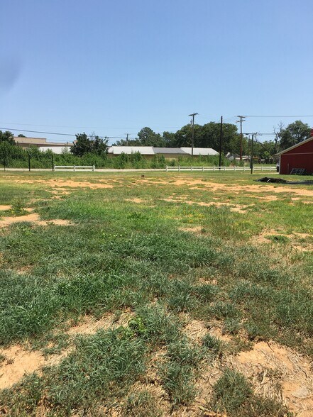 More Photos Of 11968 State Highway 64 W, Tyler Freestanding For Lease