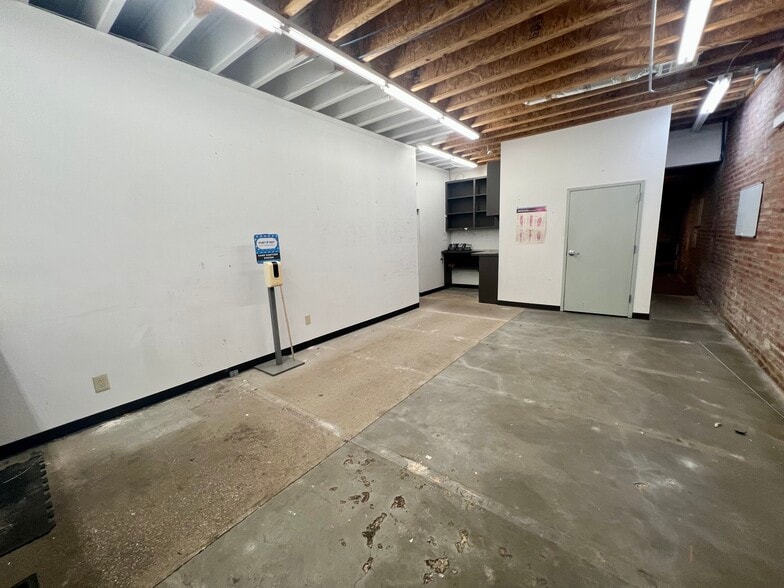 More Photos Of 416-420 E 2nd St, Tulsa Storefront Retail Office For Lease