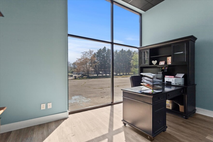 More Photos Of 102 Gin Oak Ct, Madison Freestanding For Sale