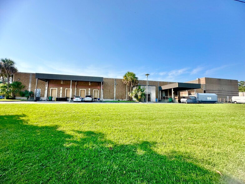 More Photos Of 311 W Central, Valdosta Manufacturing For Sale