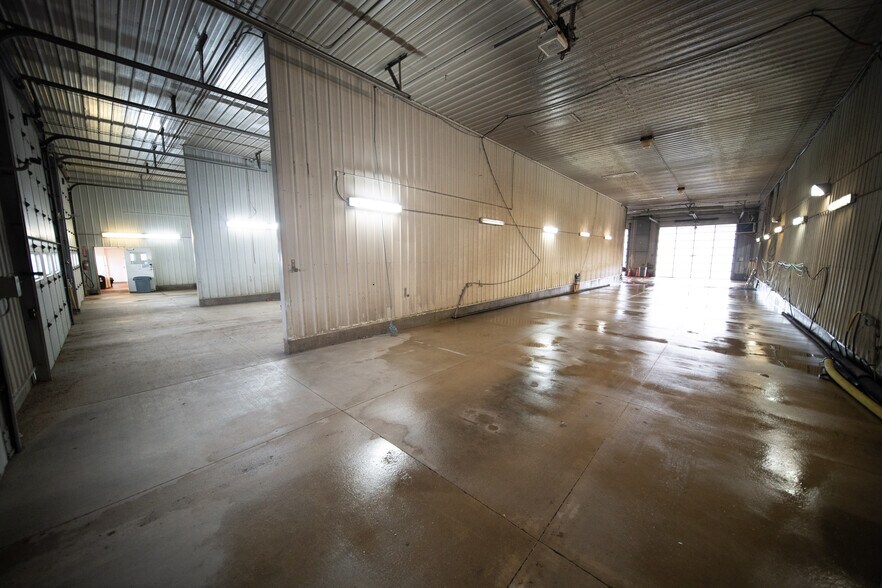 More Photos Of 501 11th St NE, Austin Carwash For Sale