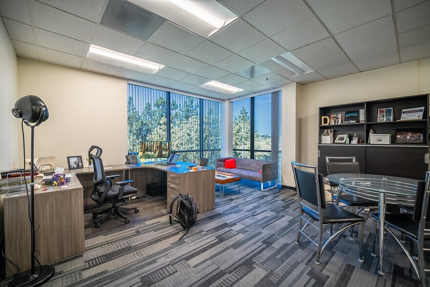 More Photos Of 1385 Park Center Dr, Vista Industrial For Sale