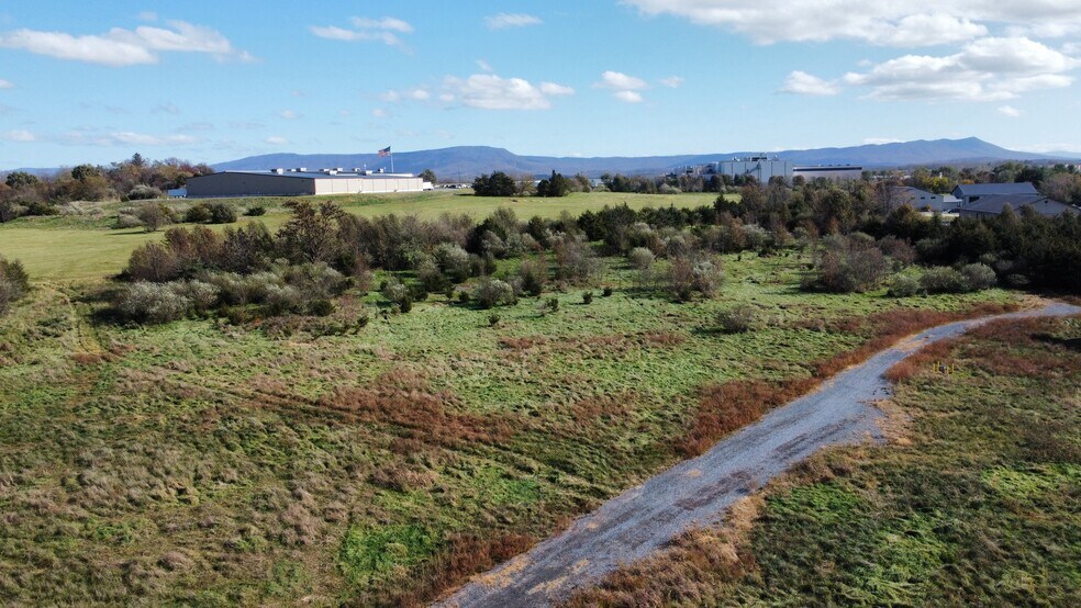 More Photos Of 1630 Red Oak st, Harrisonburg Manufacturing For Lease