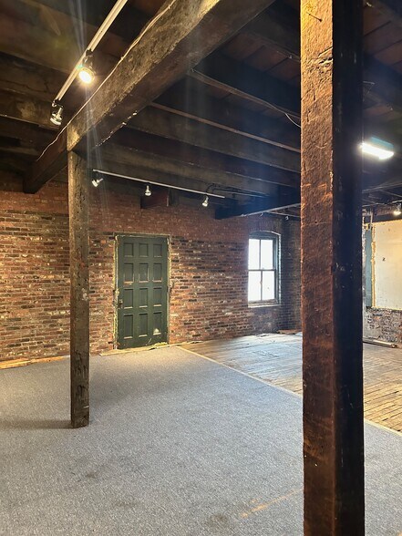 More Photos Of 507 Tripoli St, Pittsburgh Warehouse For Sale