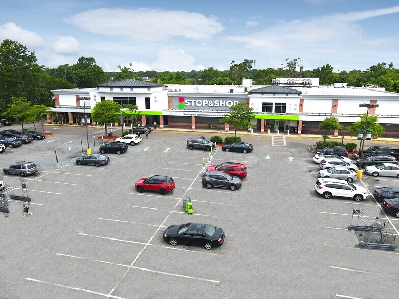 More Photos Of 533-605 Montauk Hwy, Bay Shore Unknown For Lease