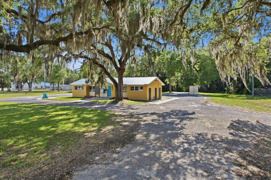 More Photos Of 18150 SE 72 Ave, Inglis Office For Sale