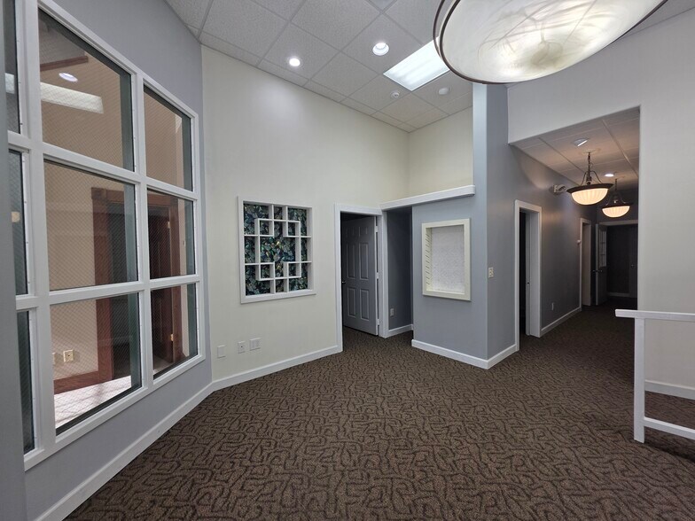 More Photos Of 205 Main St S, Minot Storefront Retail Office For Lease