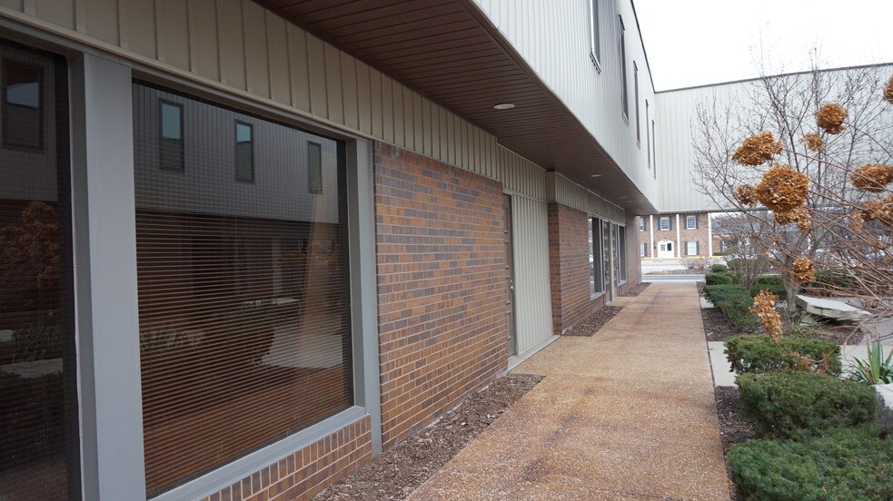 More Photos Of 15510 Cicero Ave, Oak Forest Medical For Lease
