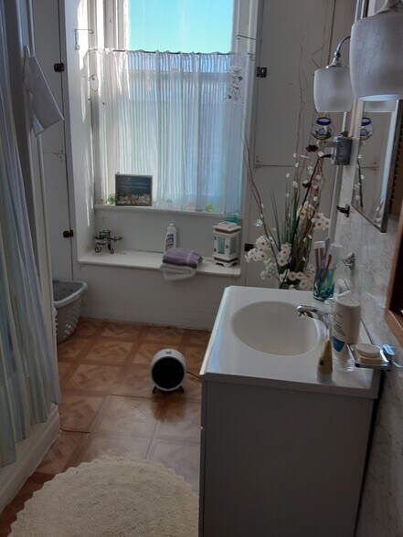 More Photos Of 6945 Weaversville Rd, Northampton Apartments For Sale