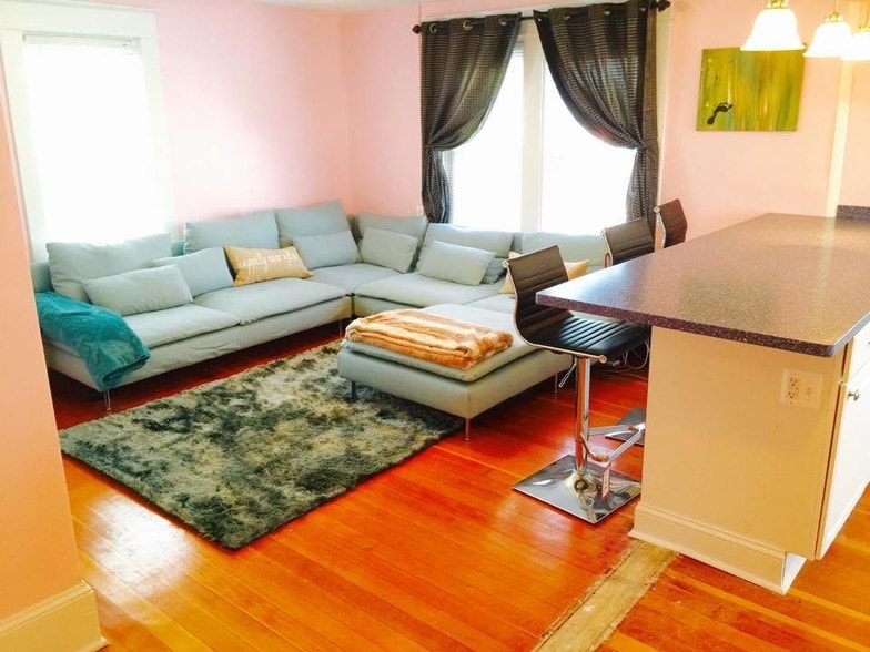 More Photos Of 1019 Berryville Ave, Winchester Storefront Retail Residential For Sale