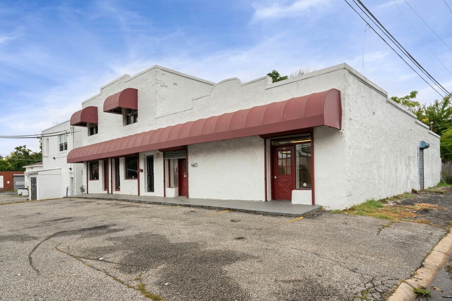 More Photos Of 4928 Marlboro Pike, Capitol Heights General Retail For Lease