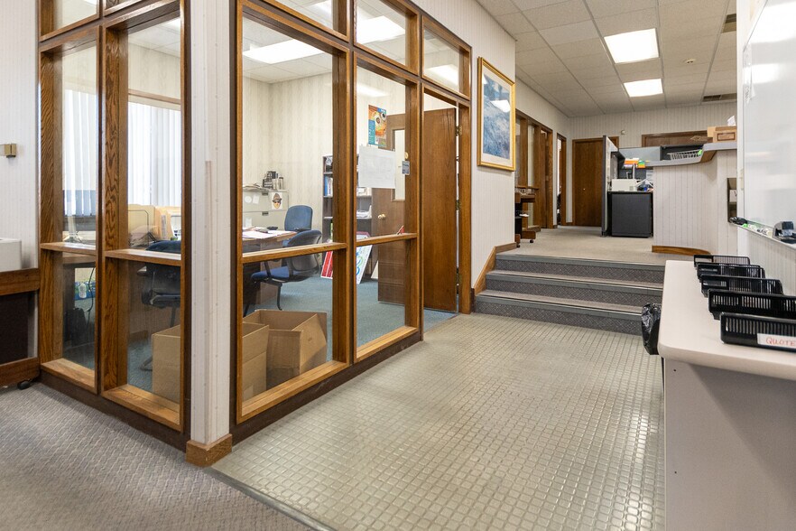 More Photos Of 1 Victor Way, Sharon Warehouse For Sale